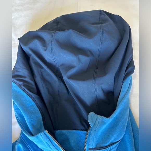 LuluLemon vintage blue scuba - Picture 4 of 6